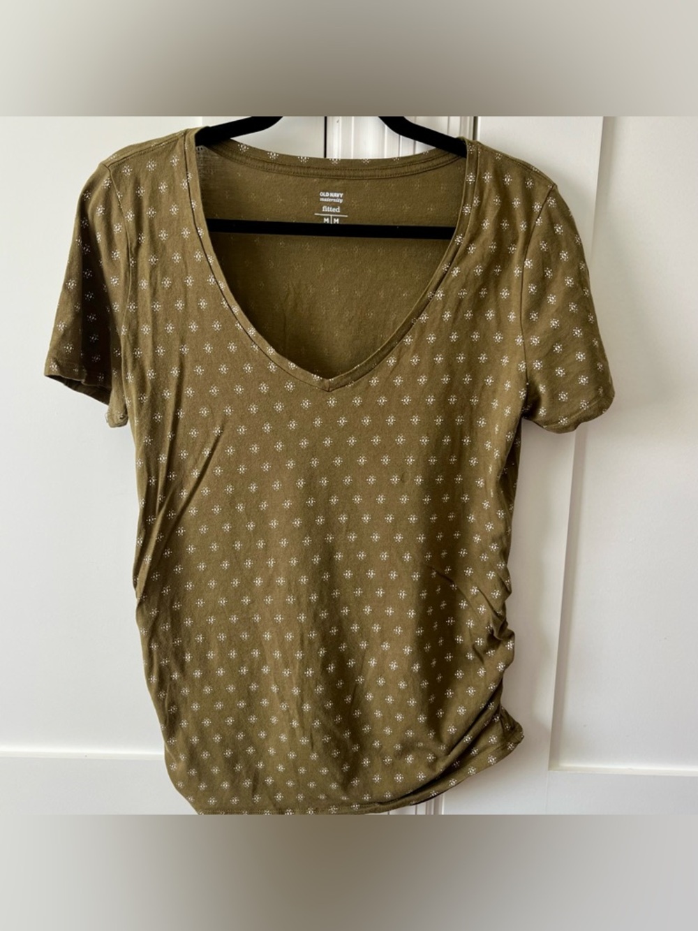 Old Navy Maternity Fitted V-Neck Short Sleeve Printed Tee Olive Green Sz M